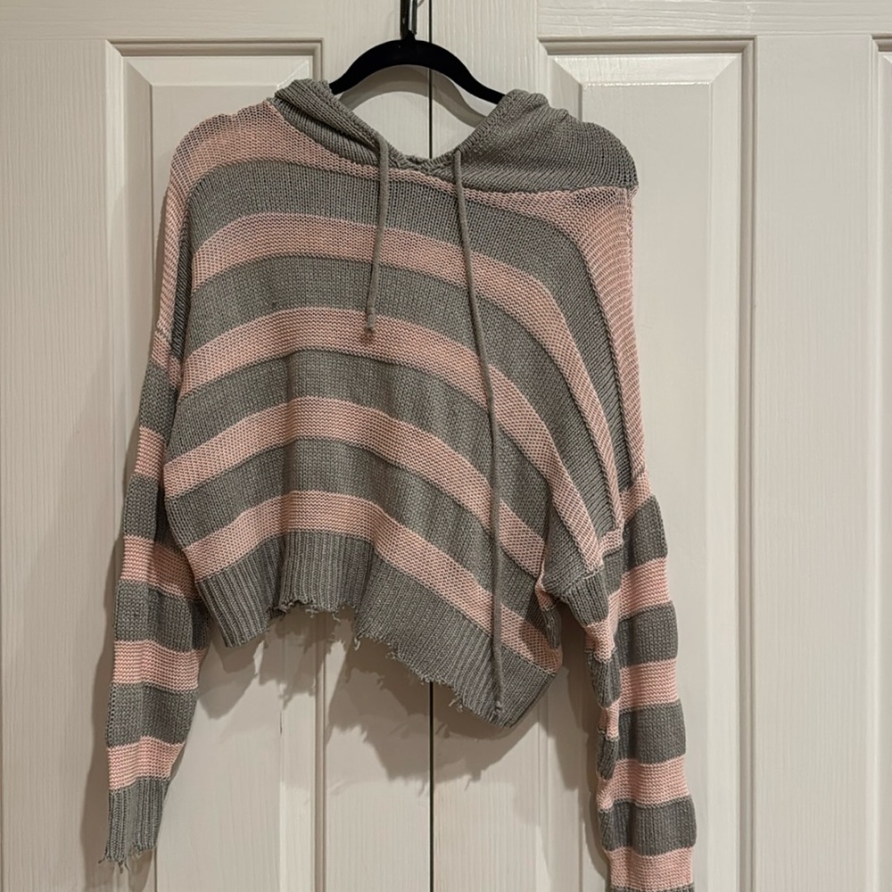 Elon sweater with ragged edges
